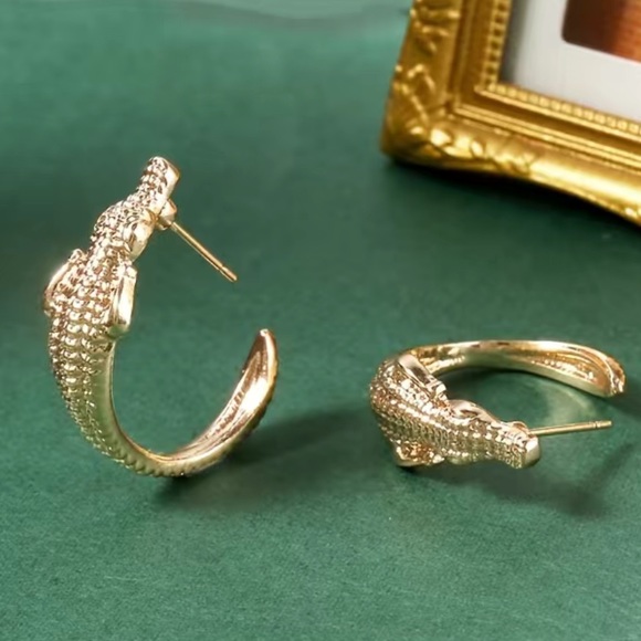 Gator 14K gp dangle hoop earrings - Picture 5 of 7